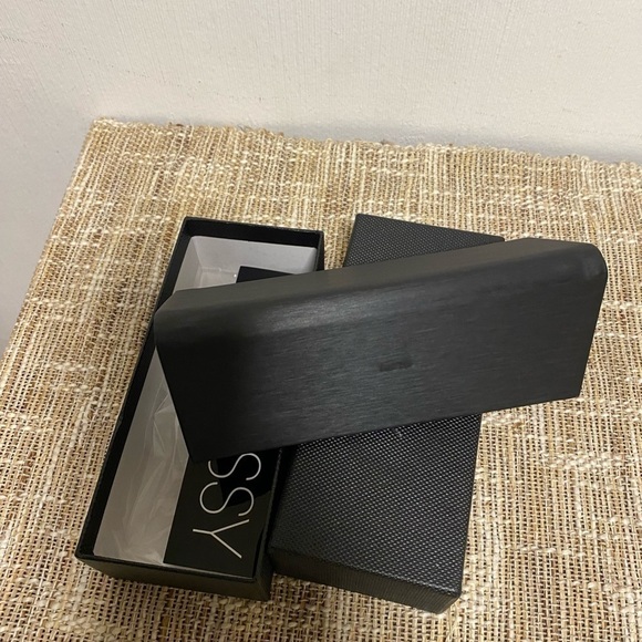 GLASSY FOLDABLE GLASSES CASE AND BOX - Picture 3 of 11